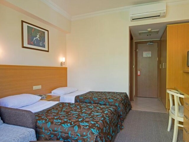 фото отеля Perdikia Beach изображение №21