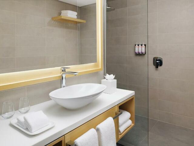 фотографии отеля Movenpick Resort Al Marjan Island изображение №47