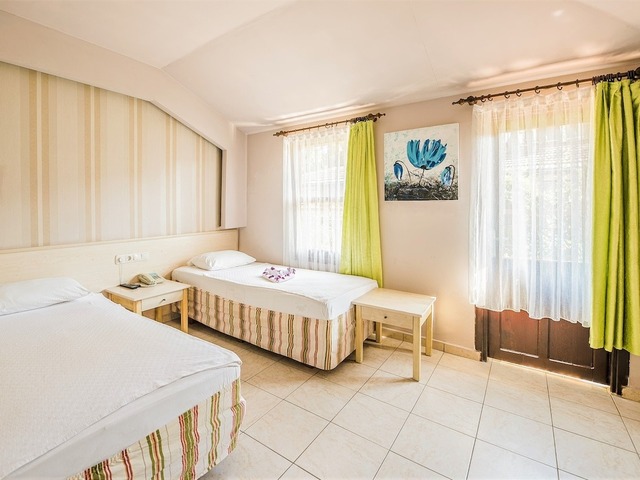 фотографии отеля Leda Beach изображение №23