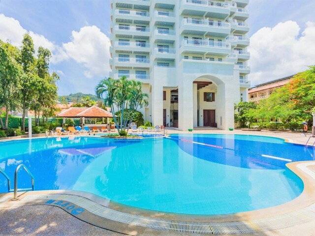 фото отеля 9B Spacious Sea View Apartment Karon Beach Front изображение №1