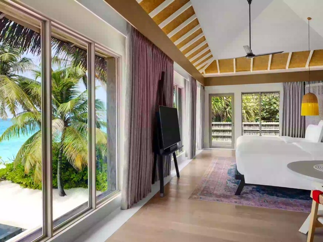 фото отеля Intercontinental Maldives Maamunagau Resort изображение №29