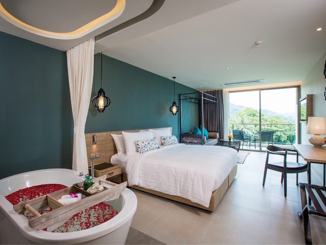 фото отеля AtEase Phuket Patong (ex. Fusion Suites Phuket Patong; Mai House Patong Hill) изображение №41