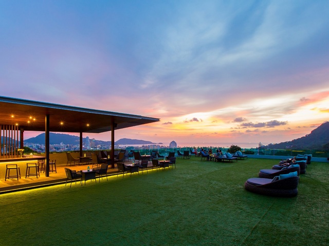 фото отеля AtEase Phuket Patong (ex. Fusion Suites Phuket Patong; Mai House Patong Hill) изображение №37