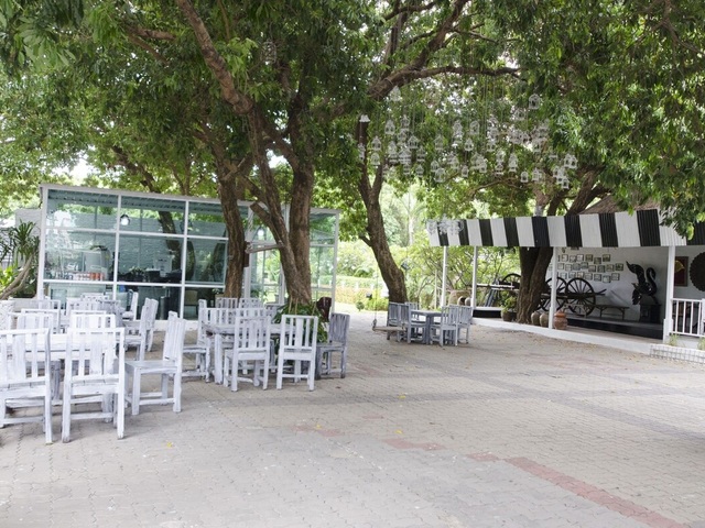 фото отеля First Pacific Hotel & Convention (ex. Town In Town) изображение №17