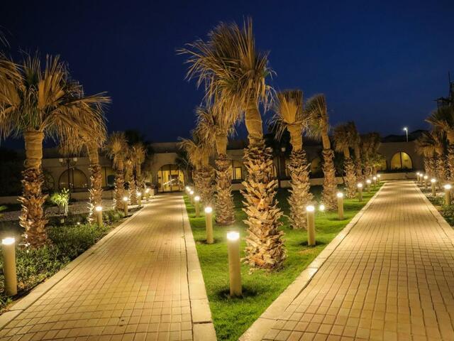 фото Dhafra Beach изображение №14