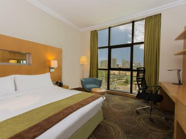 фото отеля Holiday Inn Abu Dhabi изображение №45