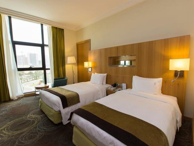 фото отеля Holiday Inn Abu Dhabi изображение №25
