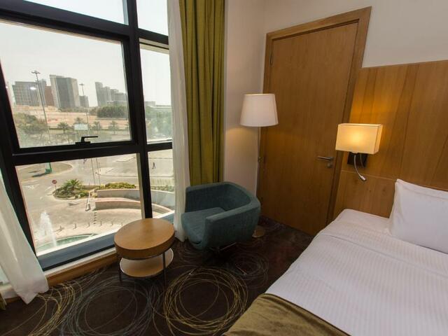 фото отеля Holiday Inn Abu Dhabi изображение №21