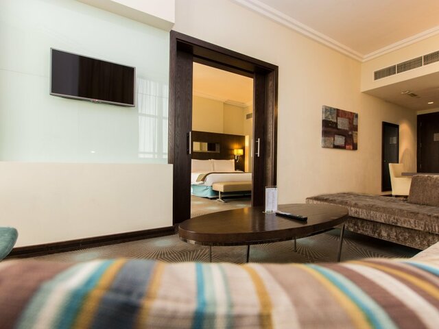 фото отеля Holiday Inn Abu Dhabi изображение №17