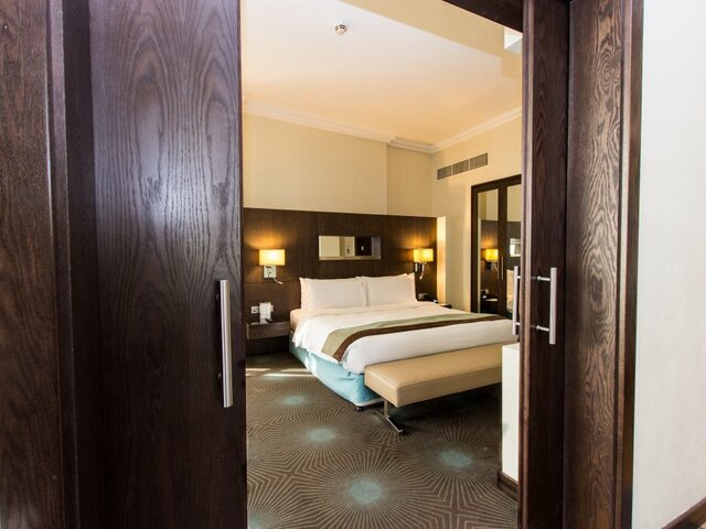 фото Holiday Inn Abu Dhabi изображение №6