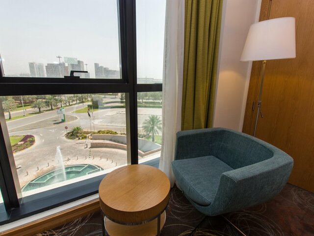 фото Holiday Inn Abu Dhabi изображение №10