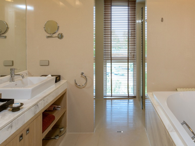 фото отеля Splash Beach Resort (ex. Grand West Sands Resort & Villas; Centara West Sands Phuket) изображение №97