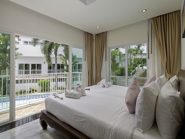 Phunawa resort phuket karon