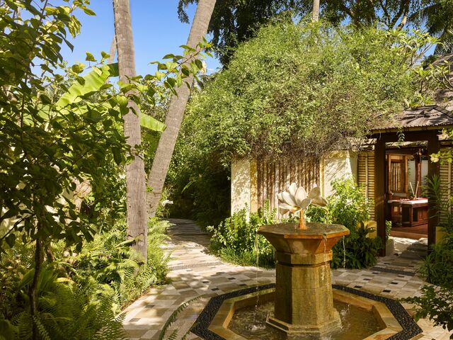 фотографии отеля Royal Island Resort & Spa изображение №11