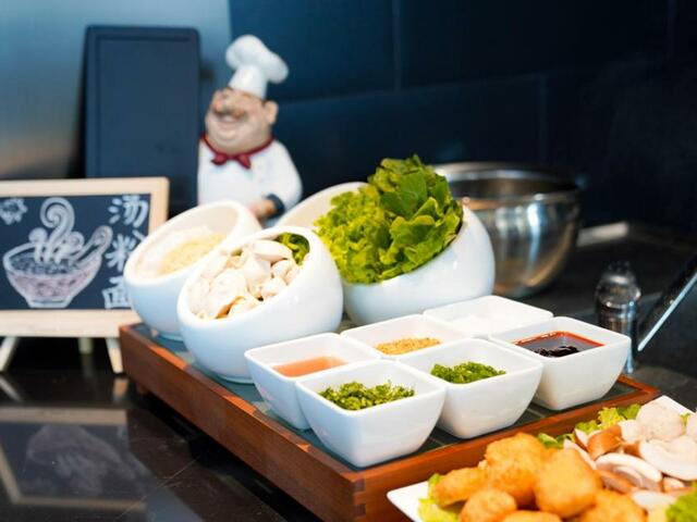 фотографии отеля Hampton By Hilton Shenzhen Yuanshan изображение №15