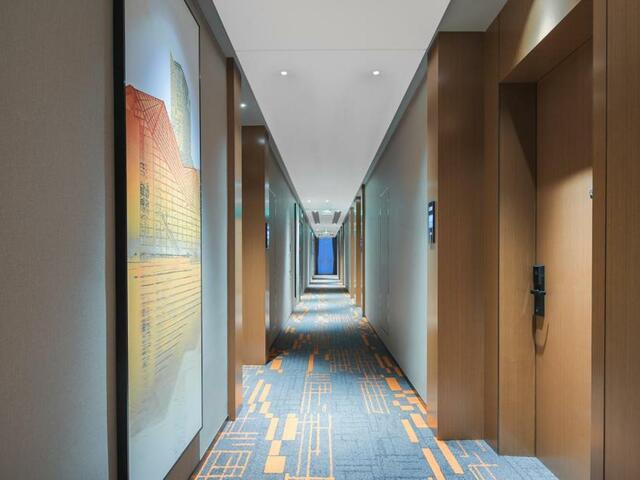 фото Hampton By Hilton Shenzhen Yuanshan изображение №6