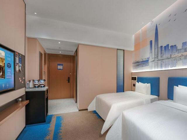 фотографии отеля Hampton By Hilton Shenzhen Yuanshan изображение №3