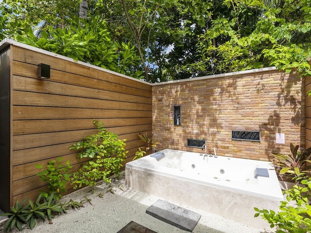 фото Lily Beach Resort & Spa изображение №70