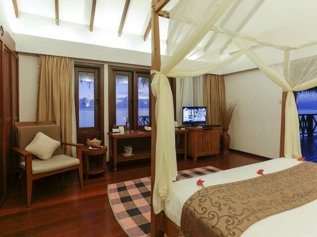 фото Medhufushi Island Resort изображение №22