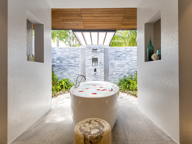 фото отеля Lily Beach Resort & Spa изображение №29