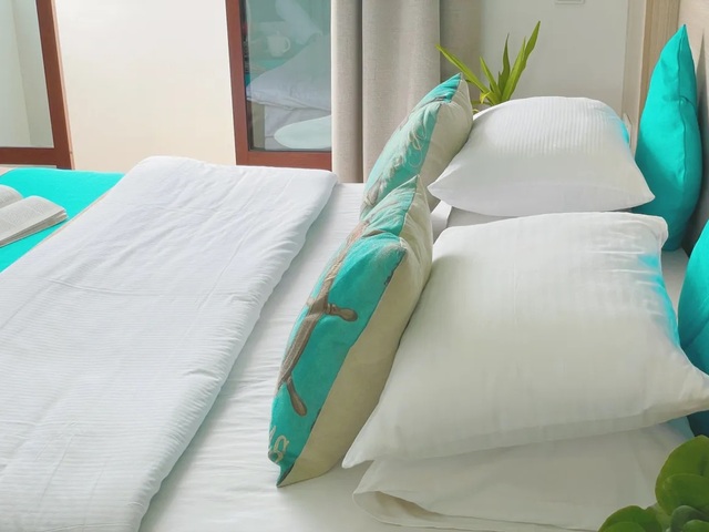 фото Kue Hotels (ex. Aquzz inn Maafushi; Beachwood Maafushi) изображение №18