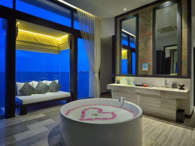 фотографии The Halcyon Private Isles Maldives, Autograph Collection (ex. Raffles Maldives Meradhoo Resort; Jumeirah Dhevanafushi) изображение №36