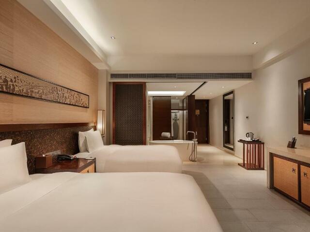фотографии Wanda Realm Resort Sanya Haitang Bay (ex. DoubleTree Resort by Hilton Sanya Haitang Bay) изображение №28