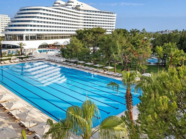 фото отеля Titanic Deluxe Lara (ex. Titanic Beach Lara; Titanic DeLuxe Beach & Resort Hotel) изображение №1
