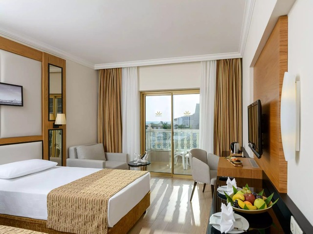 фото Aydinbey Famous Resort изображение №18