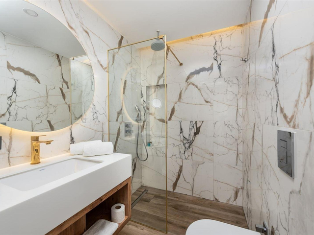 фотографии отеля Elite Luxury Suite & Spa изображение №31