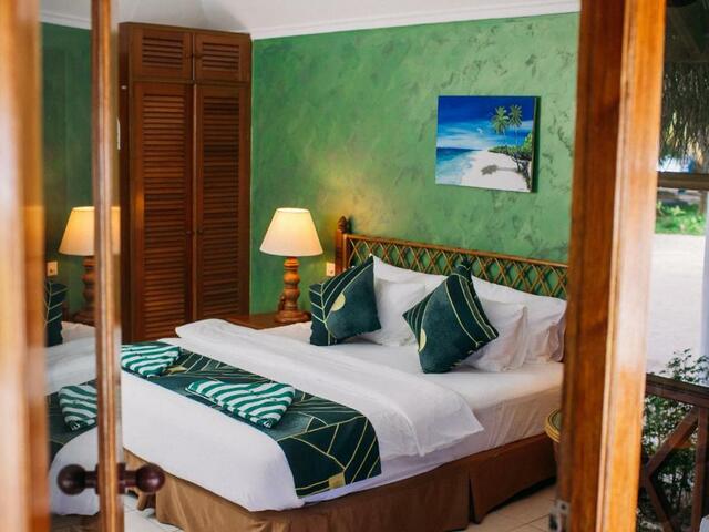 фото отеля Fihalhohi Maldives (ex. Fihalhohi Island Resort) изображение №9