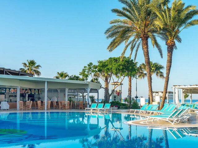 фото отеля Sandy Beach изображение №17