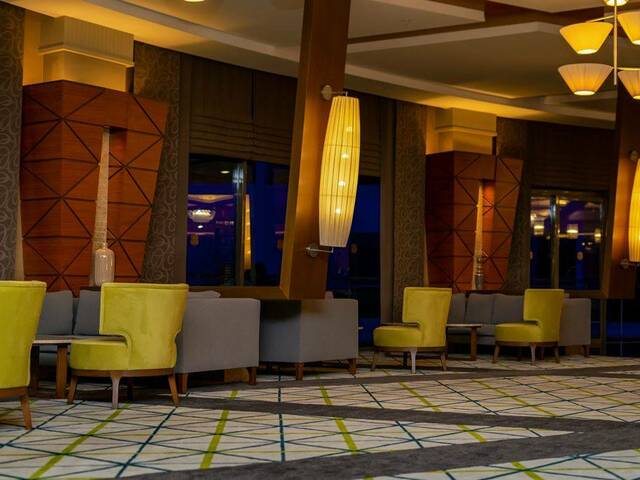 фото отеля Commodore Elite Suites & Spa изображение №13
