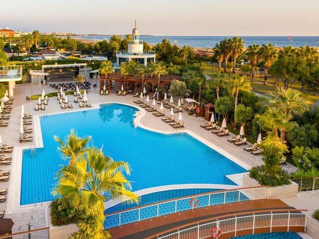 фото Commodore Elite Suites & Spa изображение №14