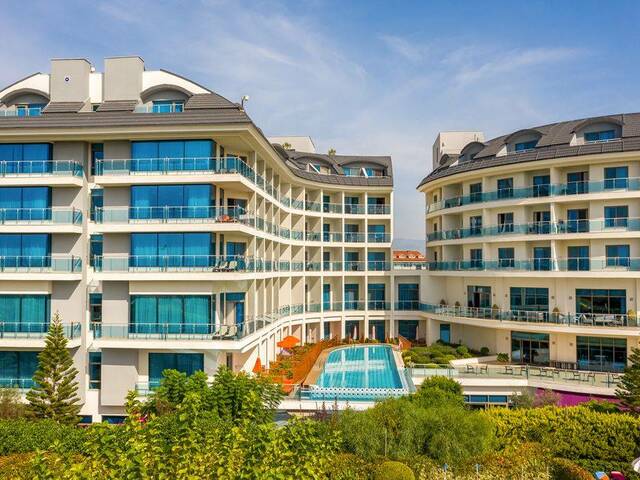 фотографии Commodore Elite Suites & Spa изображение №12
