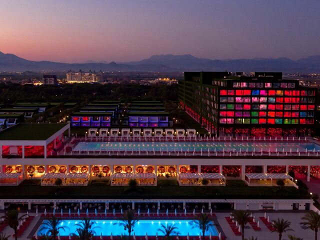 фото Adam & Eve изображение №26