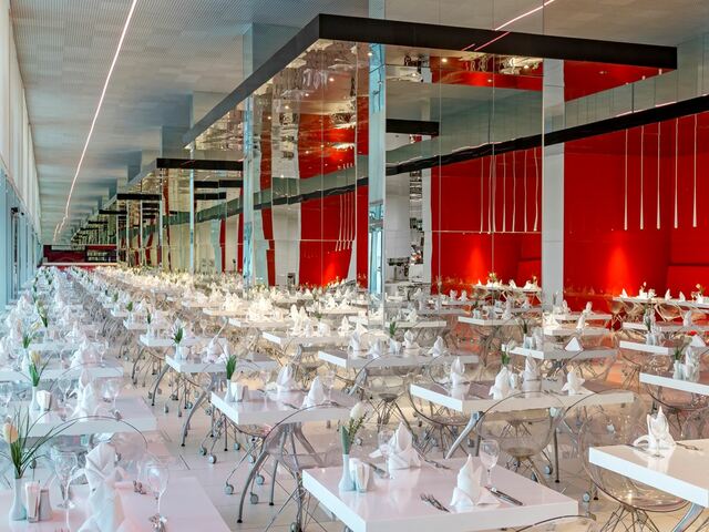 фото Adam & Eve изображение №34