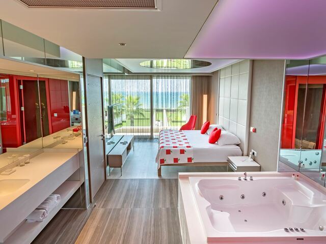 фотографии Adam & Eve изображение №20