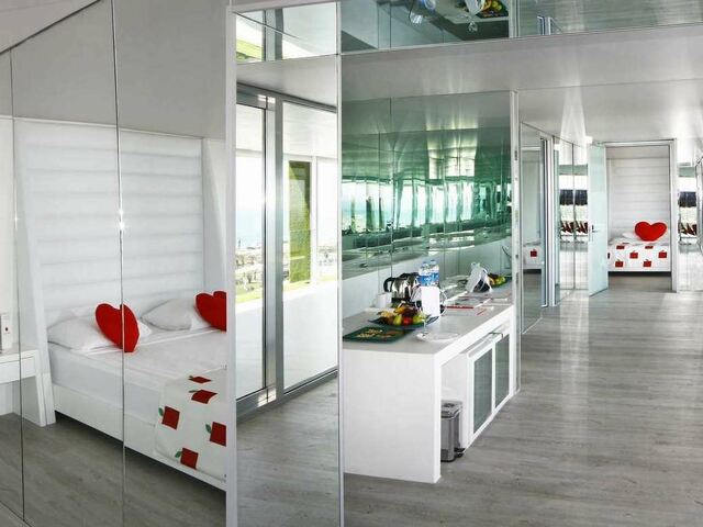 фото Adam & Eve изображение №22