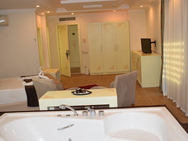 фото отеля Crystal Admiral (ex. Ardisia Deluxe Resort) изображение №77