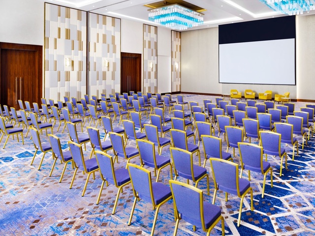 фото отеля Holiday Inn Dubai Al-Maktoum Airport, An IHG изображение №29