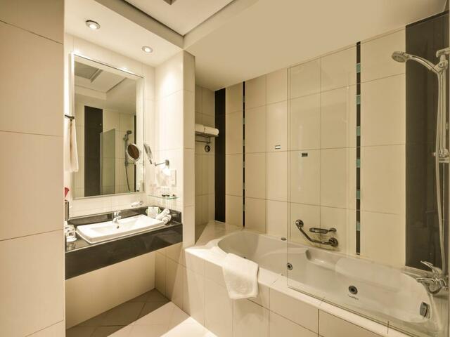 фото отеля Copthorne Hotel Dubai (ex. My Millennium Copthorne Dubai) изображение №25