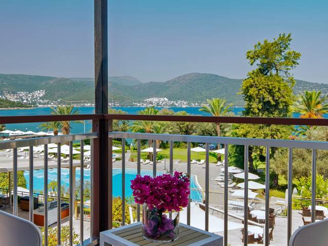 фотографии отеля DoubleTree By Hilton Bodrum Isil Club Resort (ex. Coralia Club Milta) изображение №95
