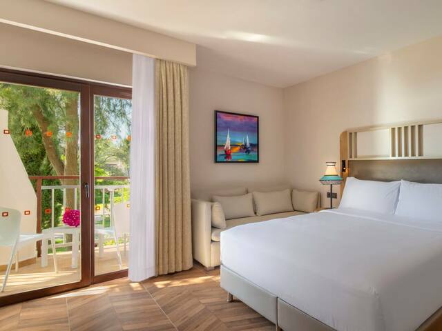 фото отеля DoubleTree By Hilton Bodrum Isil Club Resort (ex. Coralia Club Milta) изображение №93