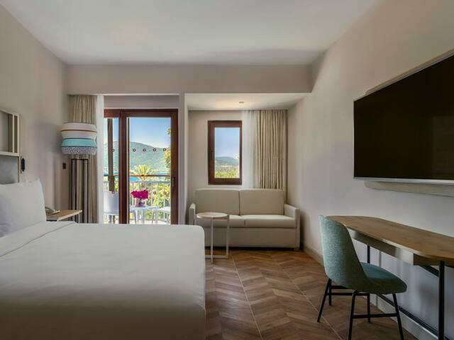 фото отеля DoubleTree By Hilton Bodrum Isil Club Resort (ex. Coralia Club Milta) изображение №89
