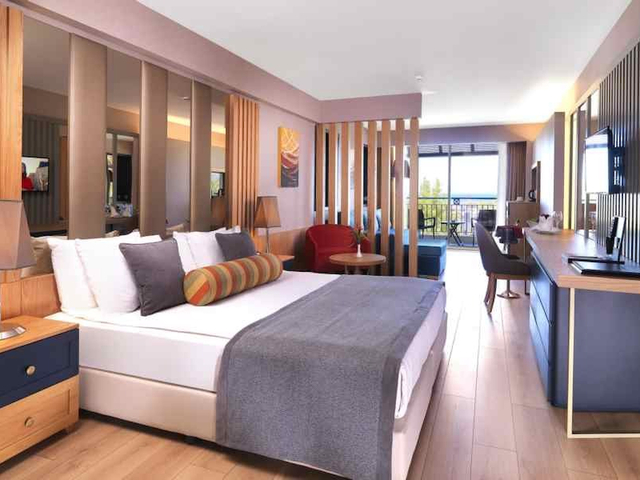 фото Imperial Turkiz Resort (ex. Turkiz Resort; Queen’s Park Turkiz; Palmet Turkiz; Sensimar Turkiz Kemer Marina & Spa) изображение №2