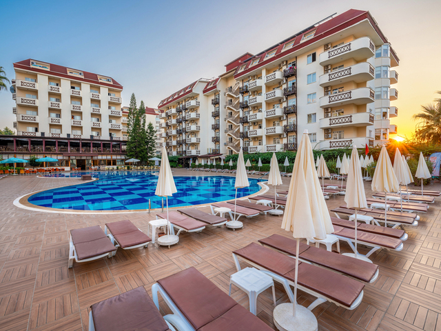 фото отеля Kaia Coracesium (ex. Villa Sunflower Beach; Titan Garden) изображение №1