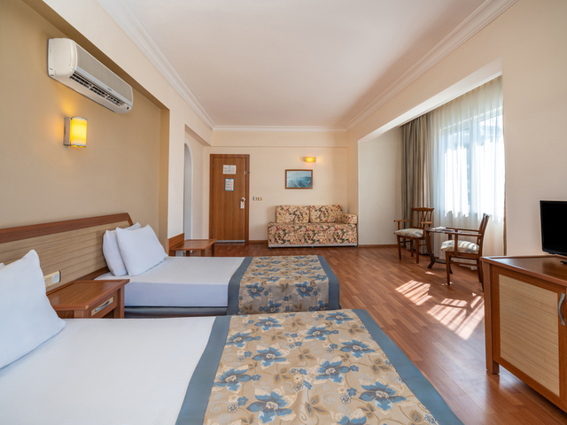 фото отеля Kaia Coracesium (ex. Villa Sunflower Beach; Titan Garden) изображение №57