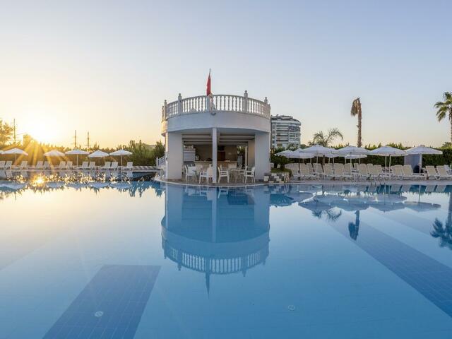 фотографии отеля J'adore Deluxe Hotel & Spa изображение №27