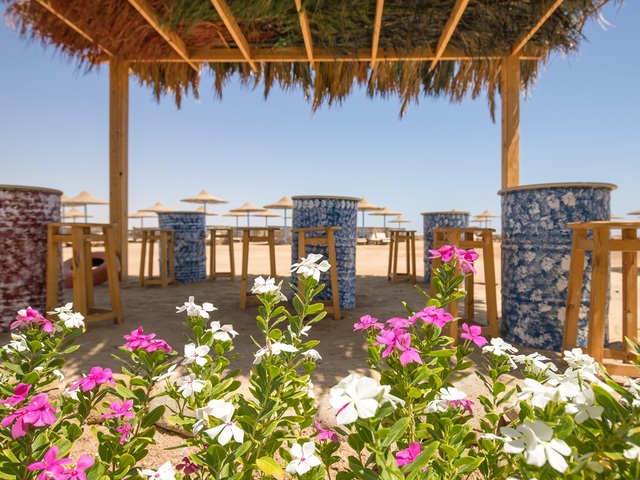 фотографии отеля Long Beach Resort изображение №71